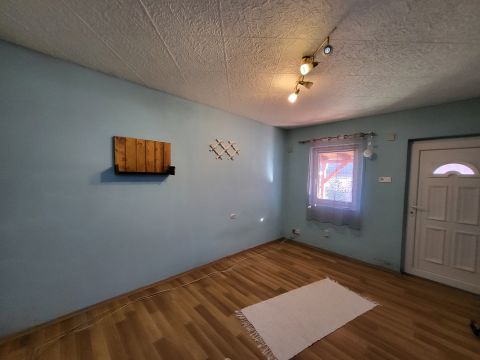 Eladó Ház 8154 Polgárdi , azonnal költözhető