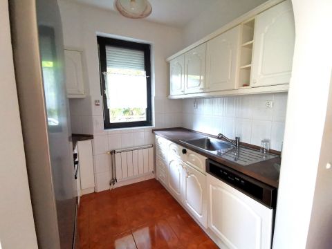 Kiadó Ház 2092 Budakeszi , csendes részen
