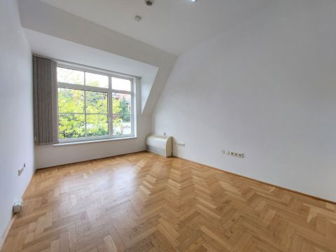 Kiadó Iroda 1036 Budapest 3. kerület , Óbudai Promenád - Puskás Öcsi tér