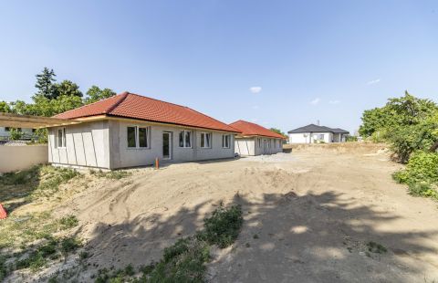 Eladó Ház 8000 Székesfehérvár 