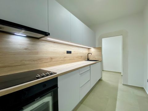 Eladó Lakás 7624 Pécs 