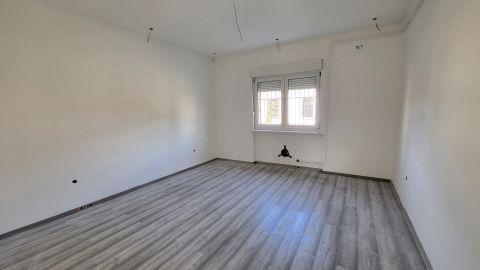 Eladó Lakás 1205 Budapest 20. kerület Kossuth lajos közelében