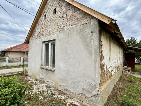 Eladó Ház 8992 Bagod Eladó Bagodon egy kisebb alapterületű felújítandó családiház