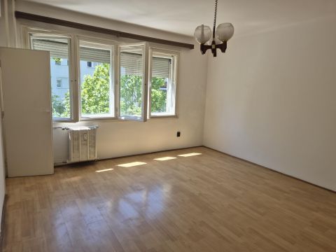 Eladó Lakás 1117 Budapest 11. kerület , Baranyai utcai  lakótelep