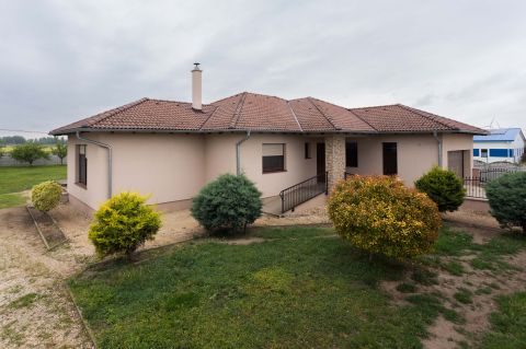 Eladó Ház 9245 Mosonszolnok , Szabadság út közelében