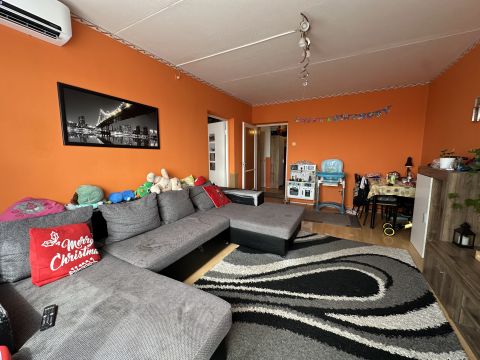 Eladó Lakás 1102 Budapest 10. kerület Teljeskörűen felújított 2 szobás lakás központi helyen eladó