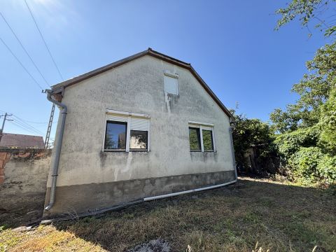 Eladó Ház 2524 Nagysáp 