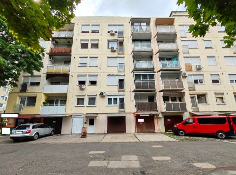 Eladó Lakás 5600 Békéscsaba Lencsési lakótelepen, Non Stop környékén