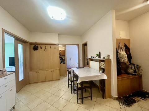Eladó Lakás 1034 Budapest 3. kerület Bécsi út