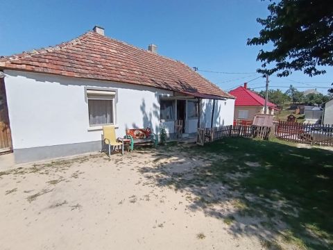 Eladó Ház 2889 Súr 