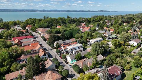 Eladó Ház 8624 Balatonszárszó , Balatontól 400 méterre Újépítésű ikerház Eladó!!