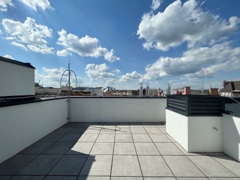 Eladó Lakás 1067 Budapest 6. kerület 