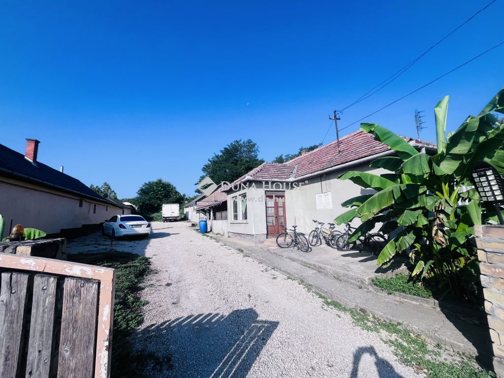 2424 Előszállás — 1/16