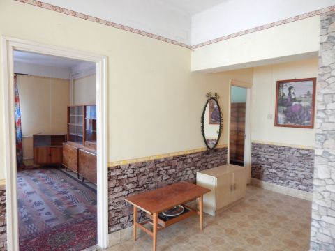 Eladó Ház 8135 Dég Jó állapotú, háromszobás, nettó 104 m2 Kádár-kocka ház eladó