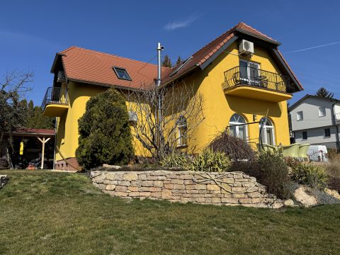 Eladó Ház 8230 Balatonfüred , Part közeli