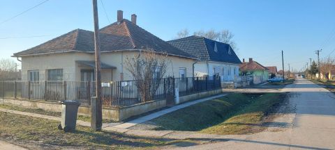 Eladó Ház 5530 Vésztő , Családi ház és üzlethelyiség egy telken eladó