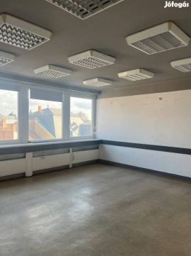 Kiadó Iroda 4400 Nyíregyháza , Nyíregyháza Belváros