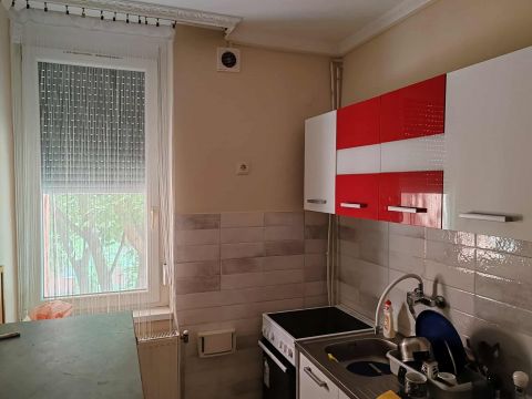Kiadó Lakás 6000 Kecskemét SZÉCHENYI VÁROSBAN NAGYON JÓ ÁLLAPOTÚ,ERKÉLYES LAKÁS KIADÓ