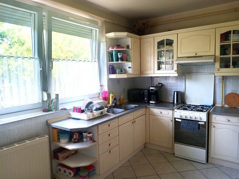 Eladó Lakás 4028 Debrecen , A Nagyerdőalja csendes, ősfás utcájában