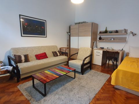 Eladó Lakás 1064 Budapest 6. kerület 