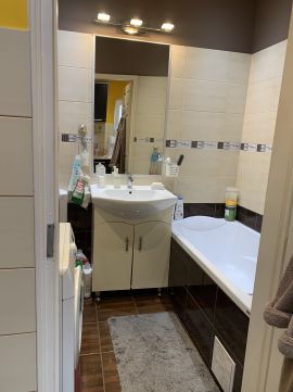 Eladó Ház 1039 Budapest 3. kerület Csillaghegy dunai oldalán, ikerház , privát kerttel eladó