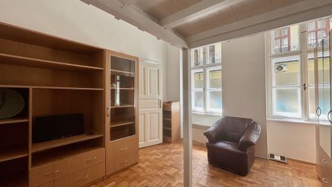 Eladó Lakás 1071 Budapest 7. kerület Állatorvosi egyetem kapujában, azonnal költözehtő