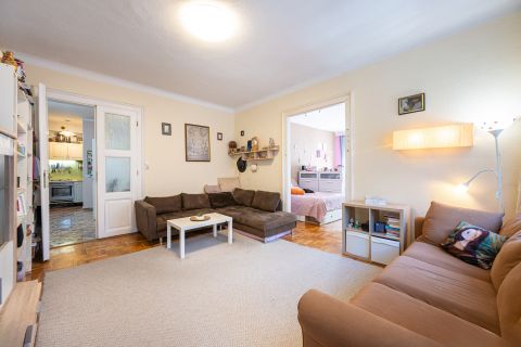 Eladó Lakás 1078 Budapest 7. kerület Dupla erkélyes, könnyedén 4 szobássá alakítható!