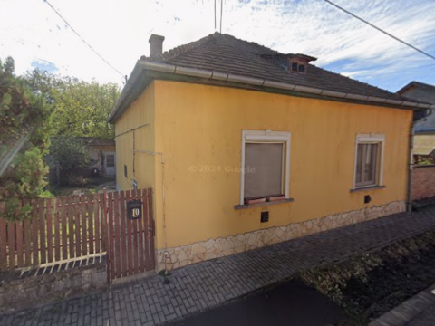 Eladó Ház 2628 Szob 