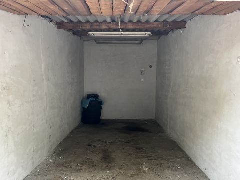 Eladó Parkoló 8900 Zalaegerszeg Eladó garázs Landorhegy városrész 