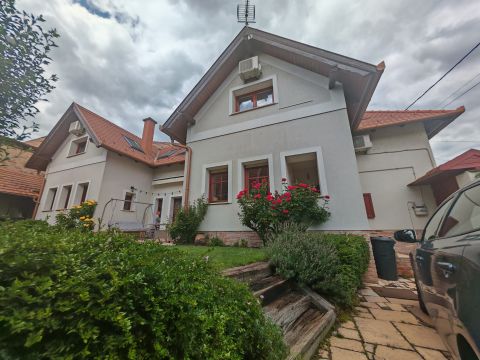 Eladó Ház 2500 Esztergom 
