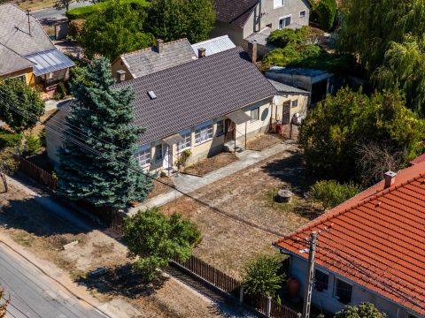 Eladó Ház 8083 Csákvár 