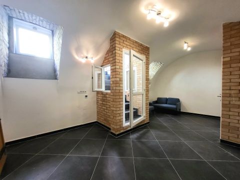 Eladó Lakás 1085 Budapest 8. kerület , ENGEDJE SZABADJÁRA A FANTÁZIÁJÁT!! Befektetések GYÖNGYE!