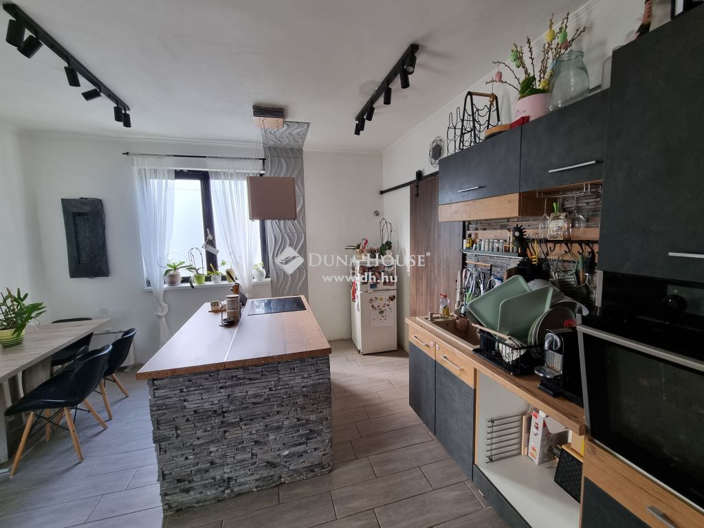 2040 Budaörs , 3 generációs ház, Kamaraerdőn — 1/15