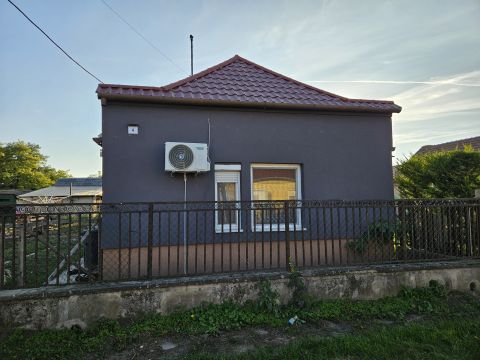 Eladó Ház 2945 Tárkány 