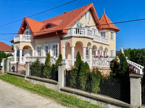 Eladó Ház 2614 Penc 2614 Penc, Központ