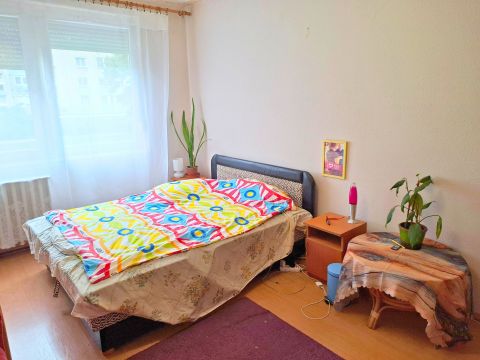 Eladó Lakás 1181 Budapest 18. kerület Havannán első emeleti, 59 m2-es, 1+2 félszobás lakás eladó!