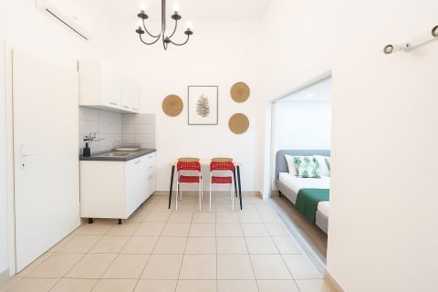 Eladó Lakás 1091 Budapest 9. kerület Felújított, galériás garzon lakás a Corvin Pláza közelében