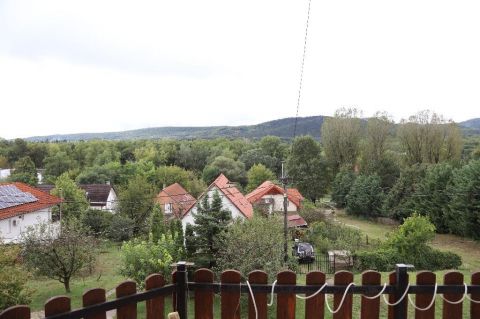 Eladó Lakás 2084 Pilisszentiván , 2084 Pilisszentiván, Slötyi tó környezete