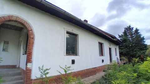 Eladó Ház 2086 Tinnye 