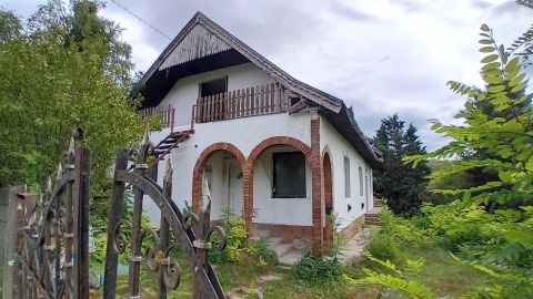 Eladó Ház 2086 Tinnye 