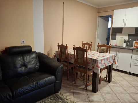 Eladó Ház 3213 Atkár , Fő út mellett