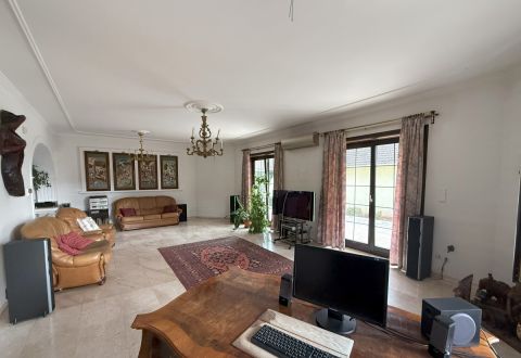 Eladó Ház 7400 Kaposvár , Kaposváron tágas családi rezidencia örökpanorámával