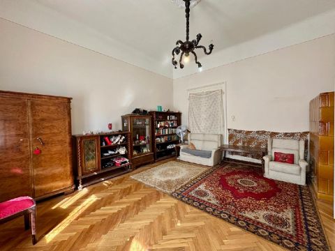 Eladó Lakás 2750 Nagykőrös 2750 Nagykőrös, belváros