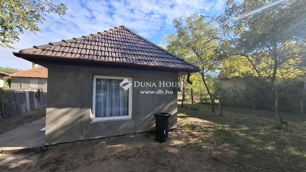 2721 Pilis , Zártkert — 1/21