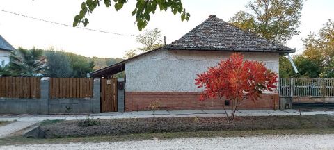 Eladó Ház 5440 Kunszentmárton , 5440 Kunszentmárton, Csendes,  Alvégi