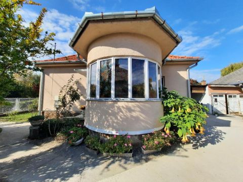 Eladó Ház 8600 Siófok , 8600 Siófok, Forgalmas, Belvároshoz közeli