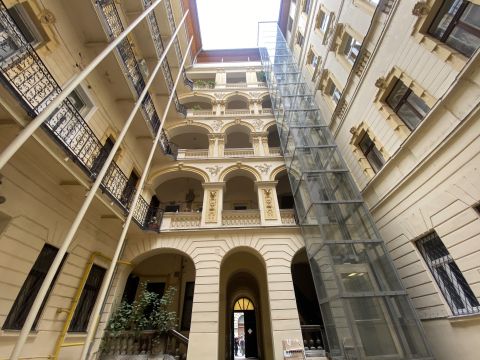 Eladó Lakás 1064 Budapest 6. kerület 