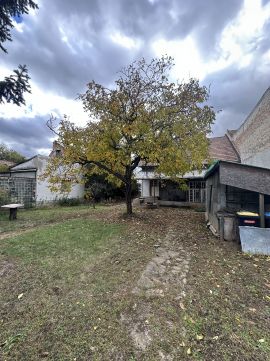 Eladó Ház 1182 Budapest 18. kerület Szemeretelepen felújítandó önálló családi ház várja lakóit