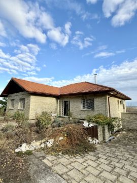 Eladó Ház 2161 Csomád , Fő utca