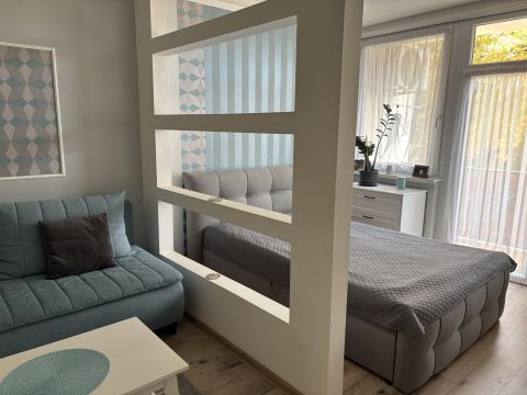 Eladó Lakás 6100 Kiskunfélegyháza , Kiskunfélegyháza belvárosában igényes,felújított lakás eladó